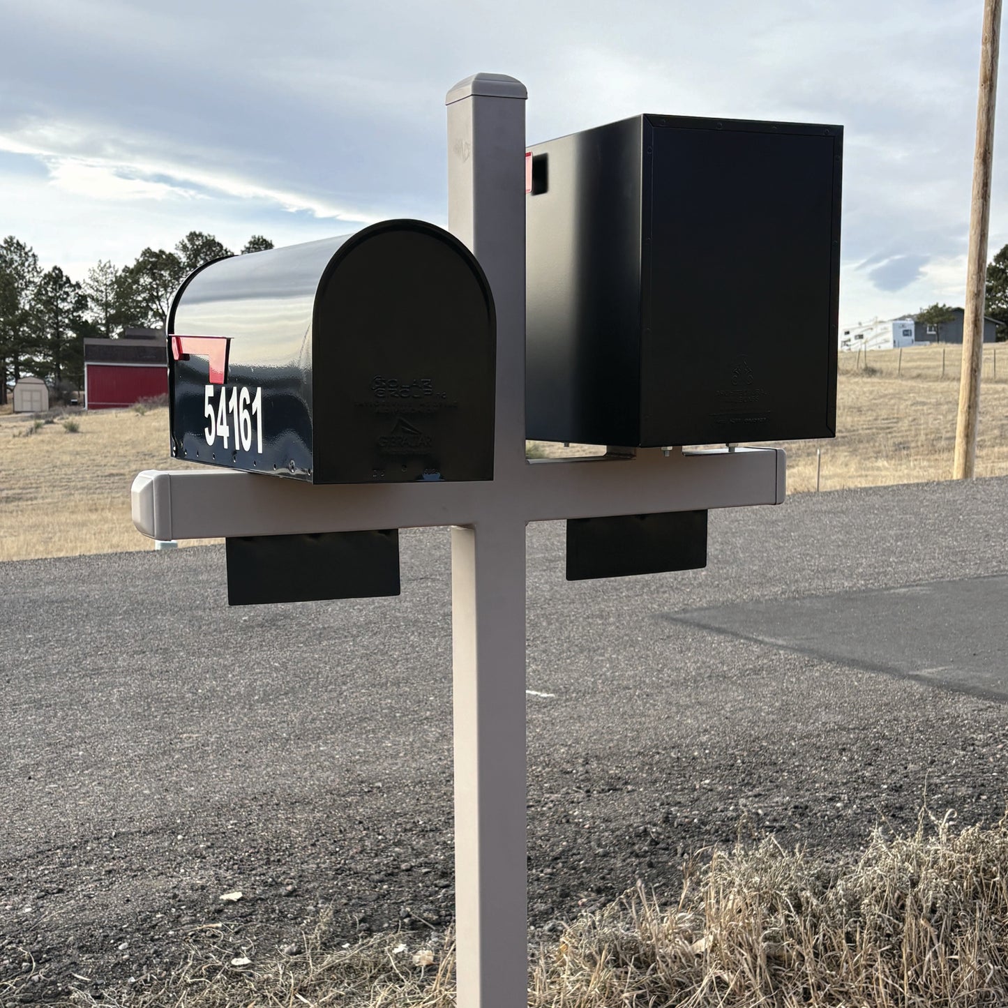 Double Mailbox Stand