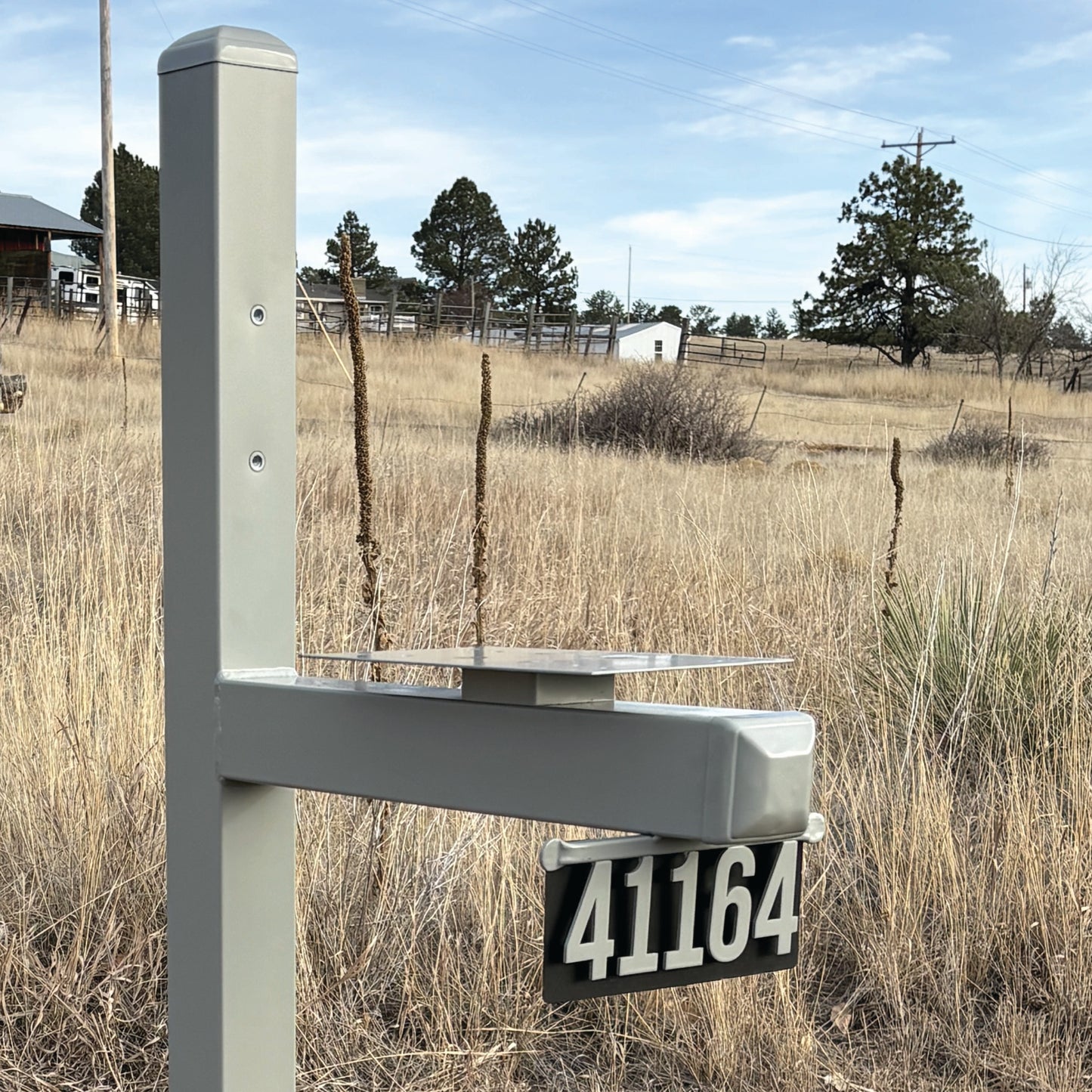 Single Mailbox Stand