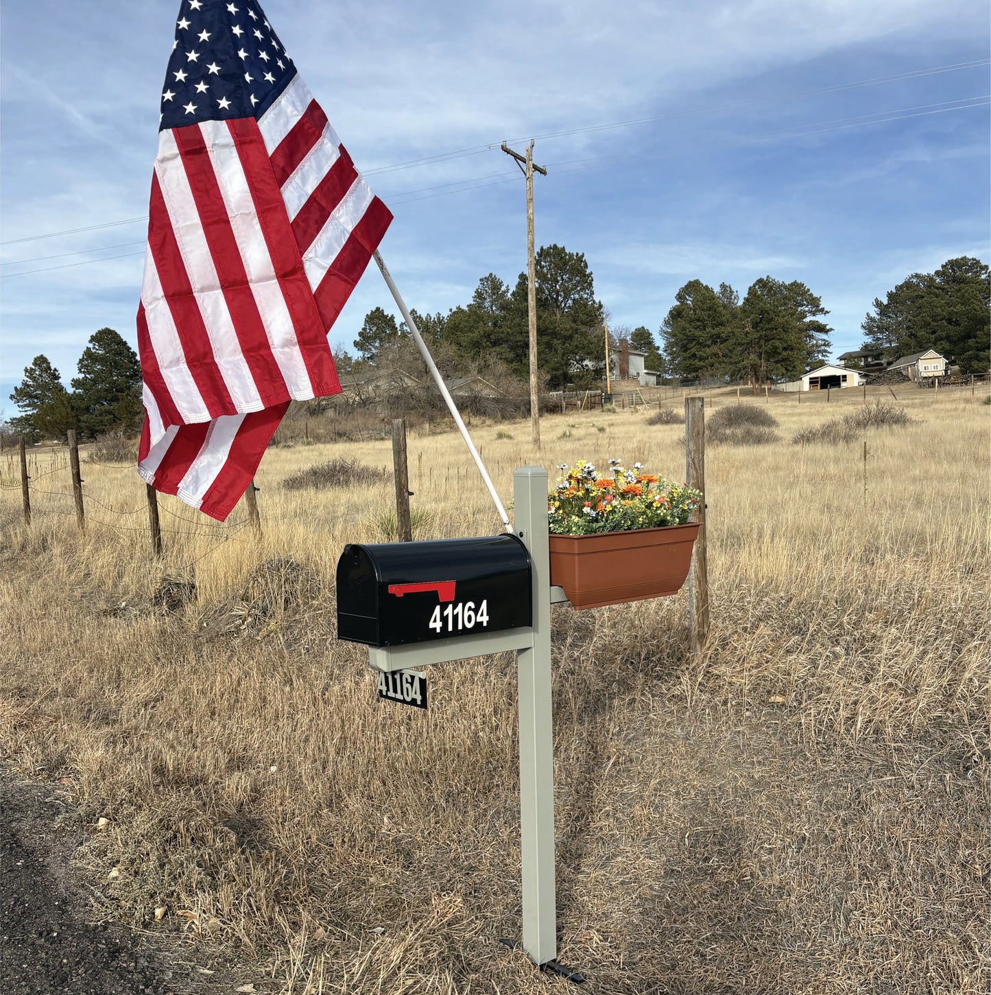Single Mailbox Stand